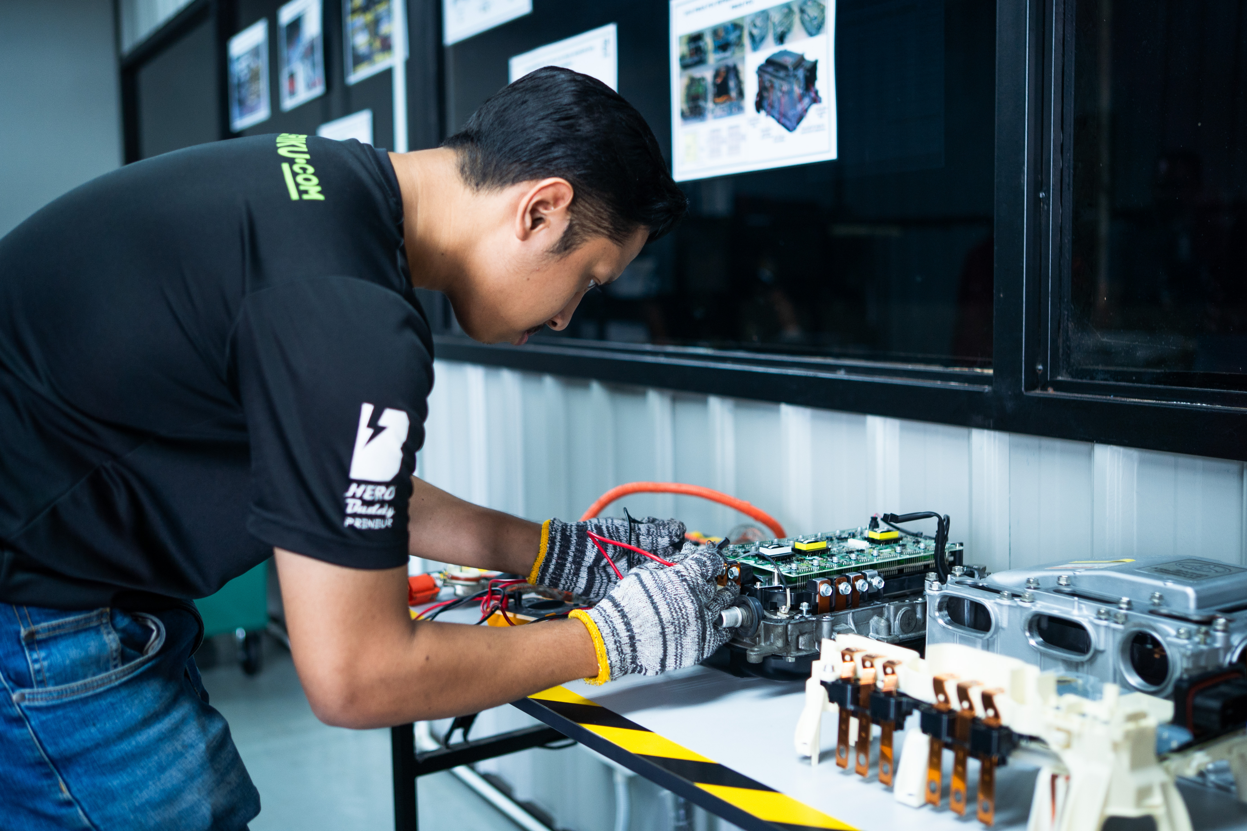Electronic Fuel Injection (EFI)